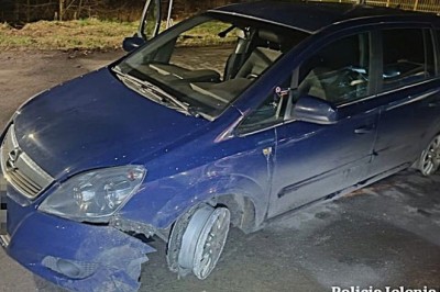 Czeszka z 3 promilami wybrała się na przejażdżkę. Brak opon kompletnie jej nie przeszkadzał