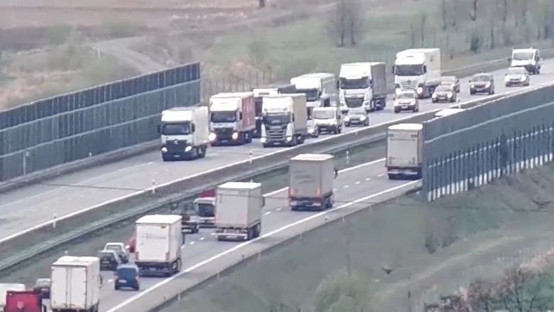 Policyjny dron nad A2 wyłapywał TIRy łamiące zakaz wyprzedzania. Nagranie z akcji trafiło do sieci