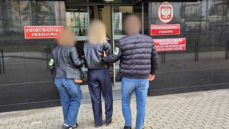 Pracownica banku przelewała sobie pieniądze z kont klientów. Wyciągnęła ponad milion złotych